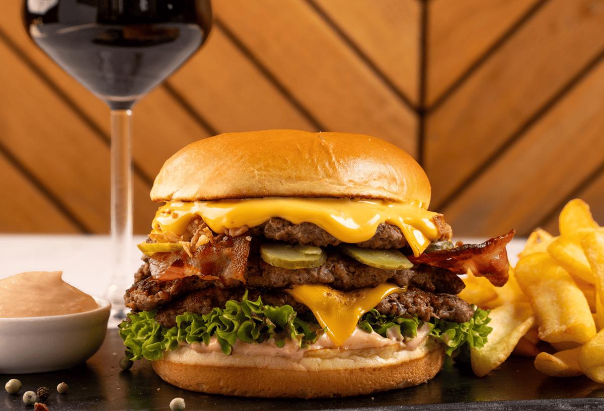 Meniu Triple Smash Burger